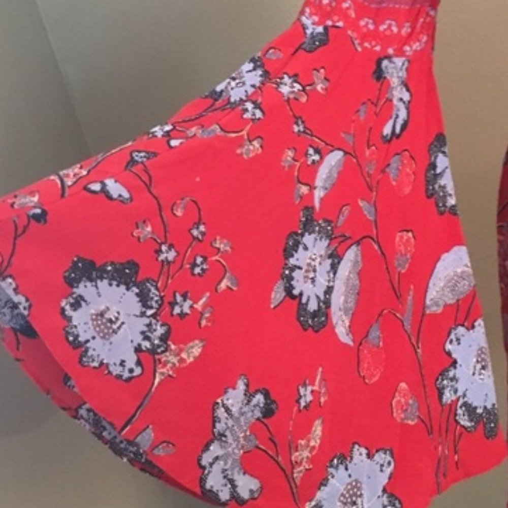 ANTHROPOLOGIE Vanessa Virginia Isabelle Red Silk Floral Bell Sleeves Size 2 - Picture 5 of 9